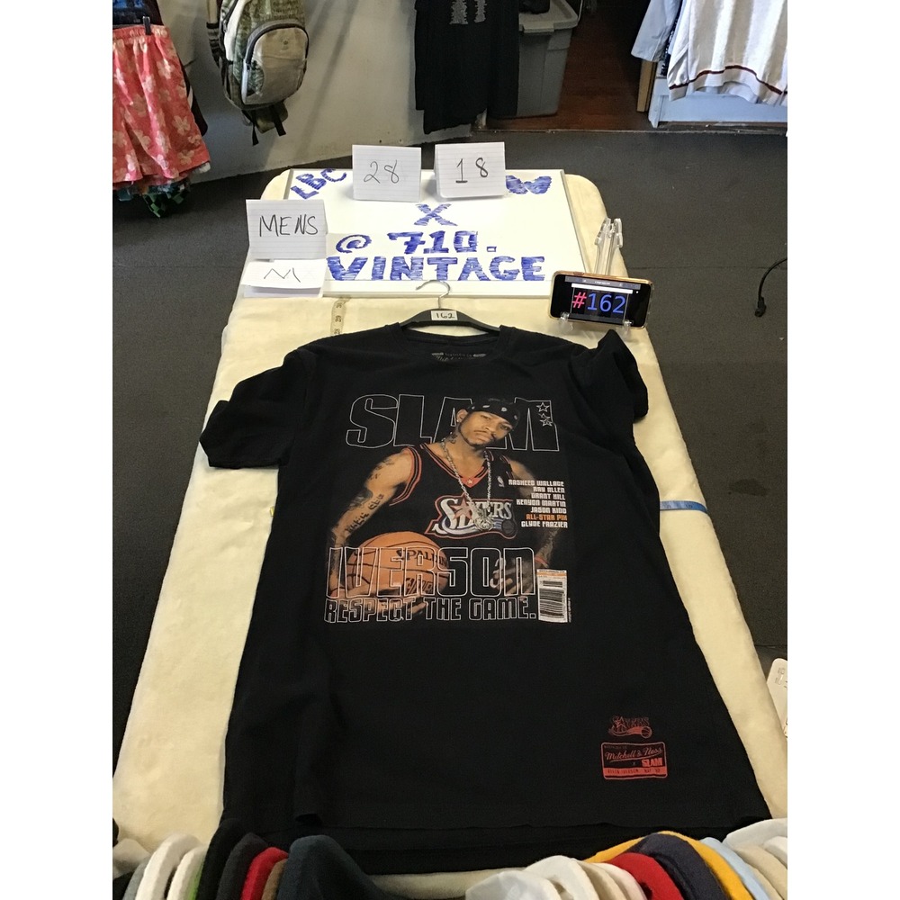Mitchell & Ness SLAM Magazine Allen Iverson T-Shirt Black Mens Medium 76ers NBA
